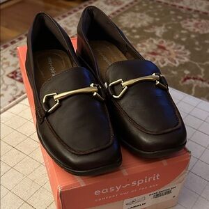 Easy Spirit Dark Brown Loafers with Gold Accent/Size 6M/ New with box